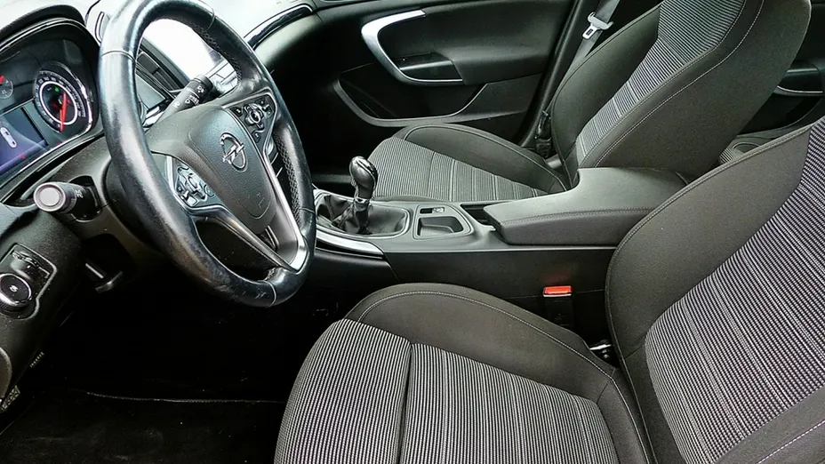 OPEL Insignia -