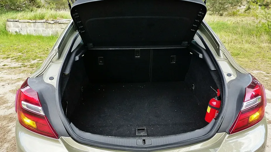 OPEL Insignia -