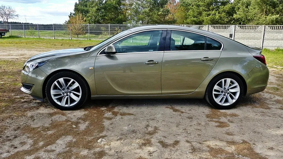 OPEL Insignia -
