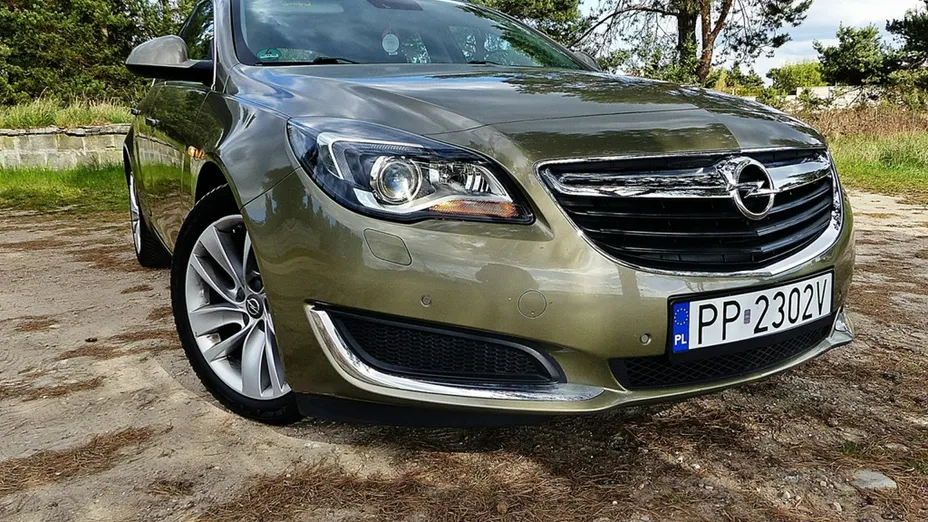 OPEL Insignia -
