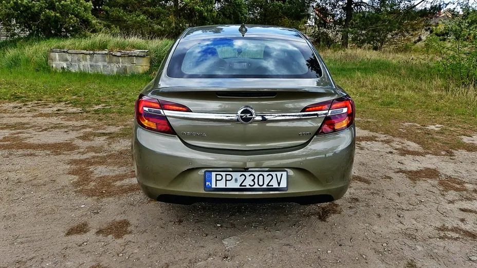 OPEL Insignia -