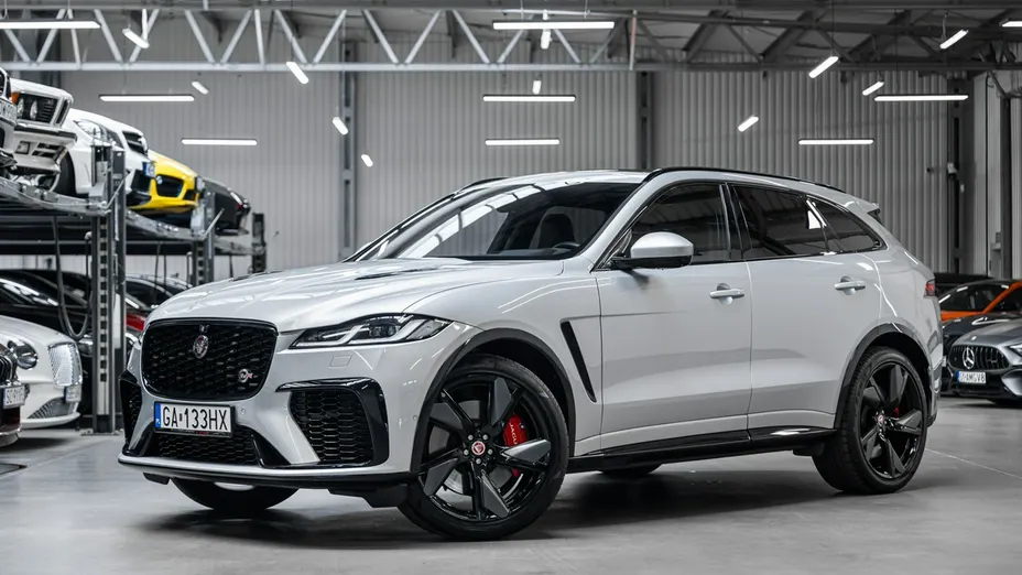 JAGUAR F-Pace -