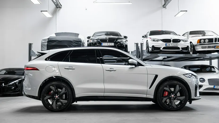 JAGUAR F-Pace -