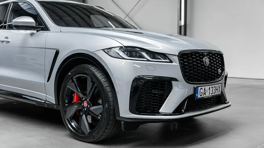 JAGUAR F-Pace -