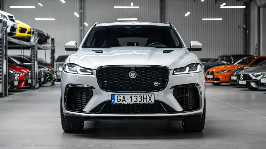 JAGUAR F-Pace -