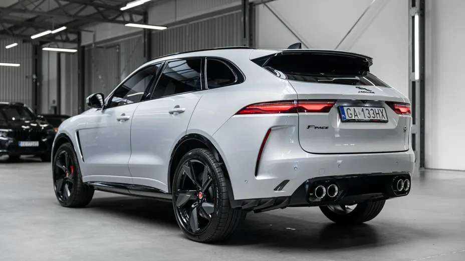 JAGUAR F-Pace -