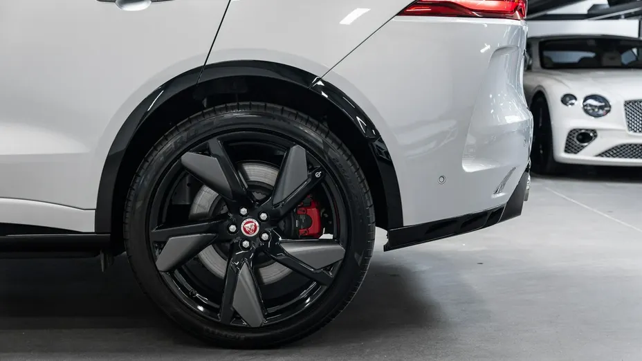 JAGUAR F-Pace -