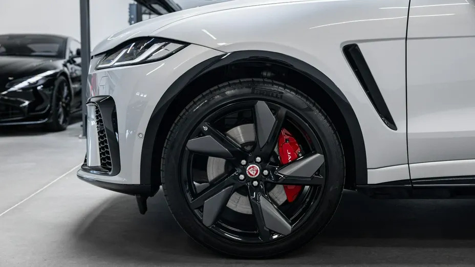JAGUAR F-Pace -