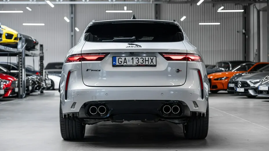 JAGUAR F-Pace -