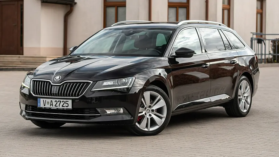 SKODA Superb -