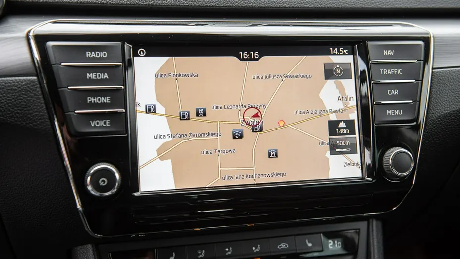 SKODA Superb -