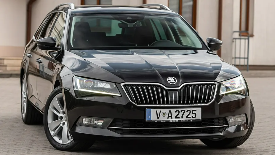 SKODA Superb -