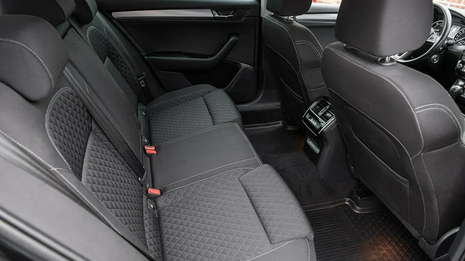 SKODA Superb -