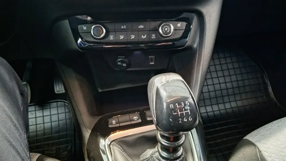 OPEL Corsa -