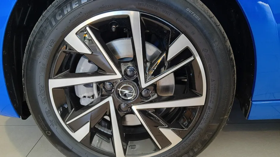 OPEL Corsa -