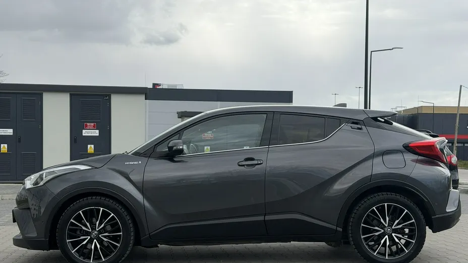 TOYOTA C-HR -