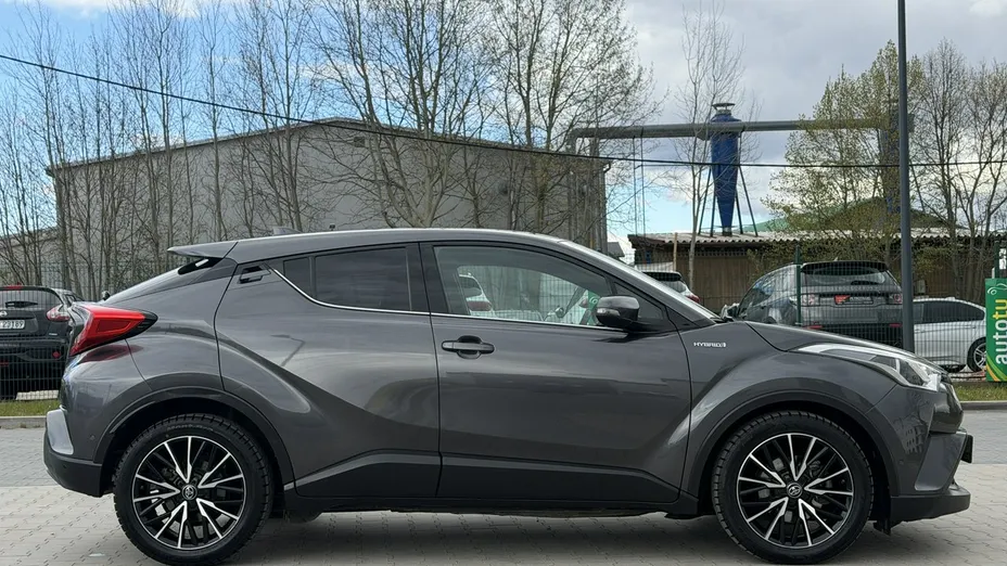 TOYOTA C-HR -