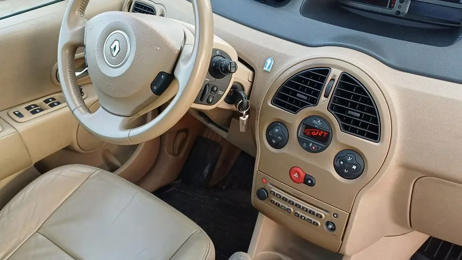 RENAULT Modus -