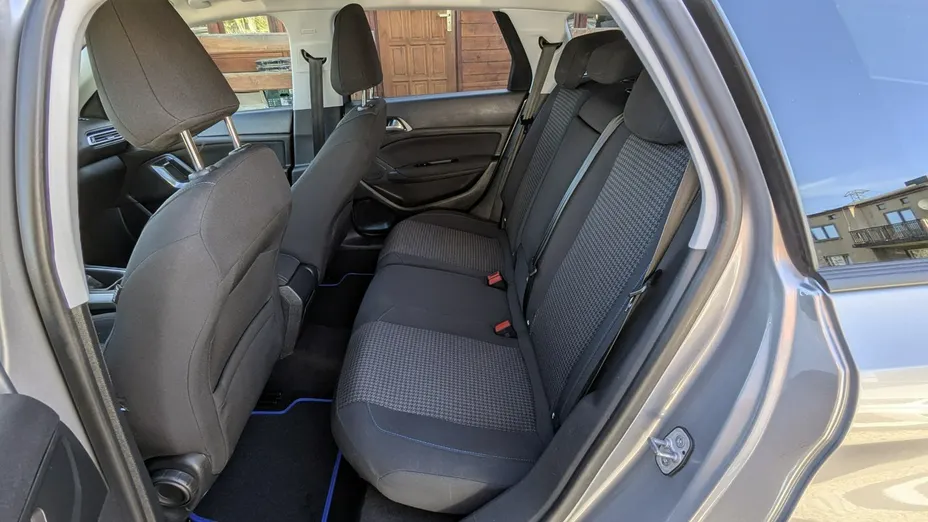 PEUGEOT 308 -