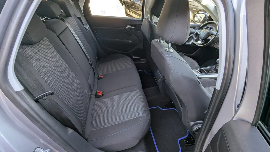 PEUGEOT 308 -
