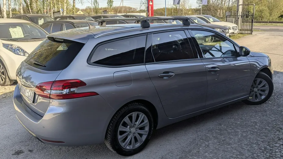 PEUGEOT 308 -