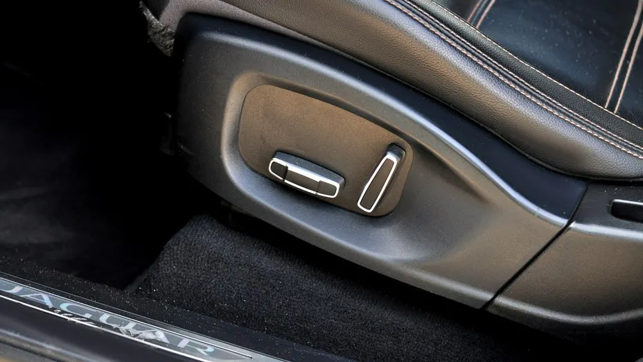 JAGUAR F-Pace -