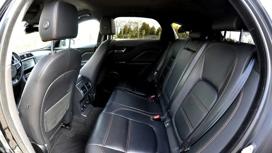JAGUAR F-Pace -