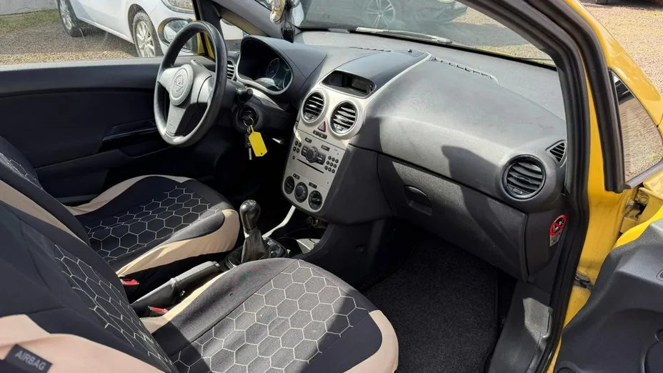 OPEL Corsa -
