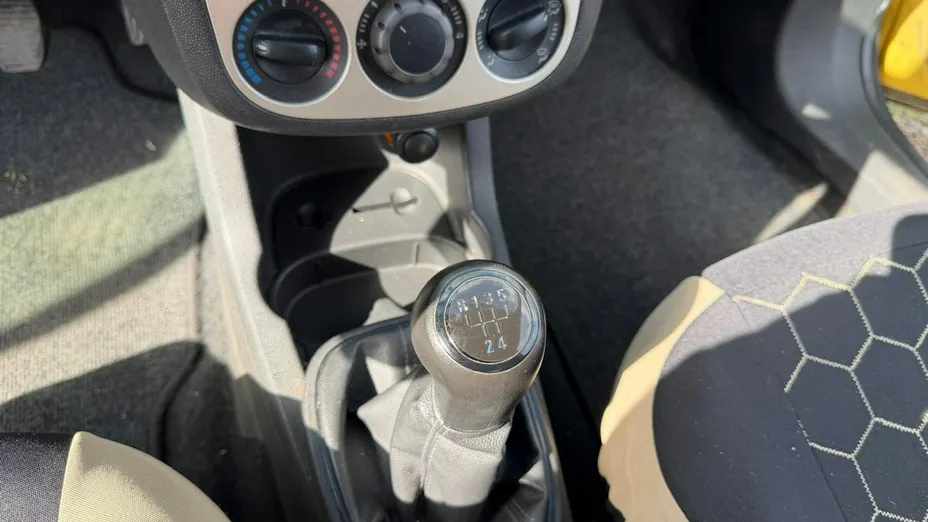 OPEL Corsa -