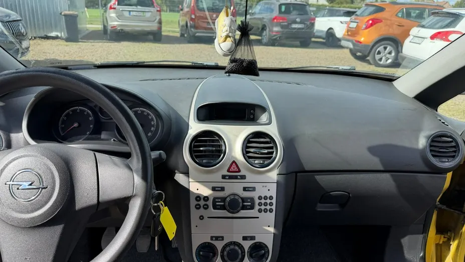 OPEL Corsa -