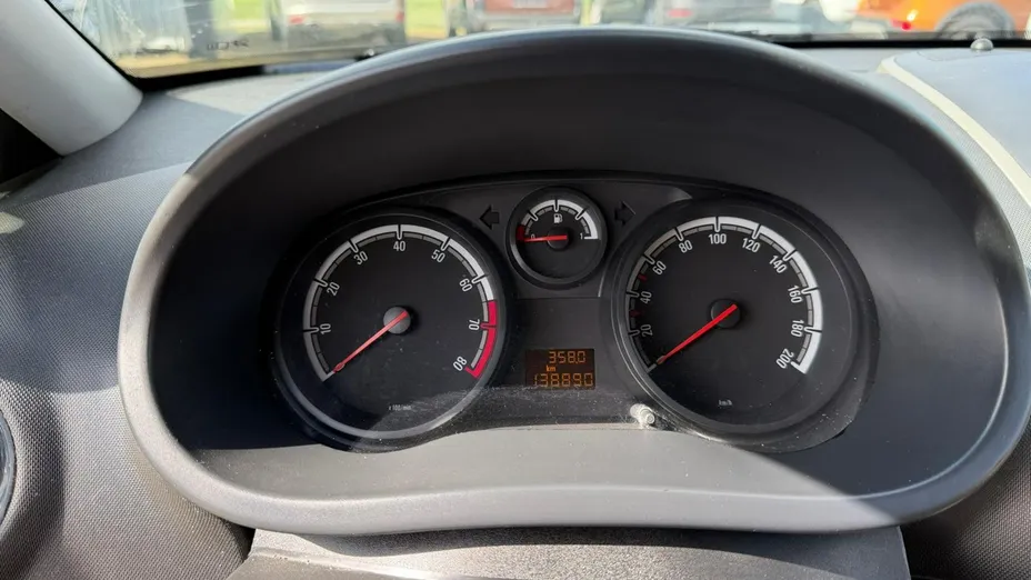 OPEL Corsa -