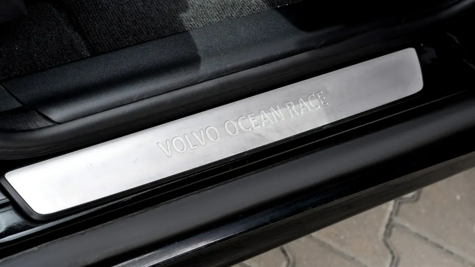 VOLVO XC60 -