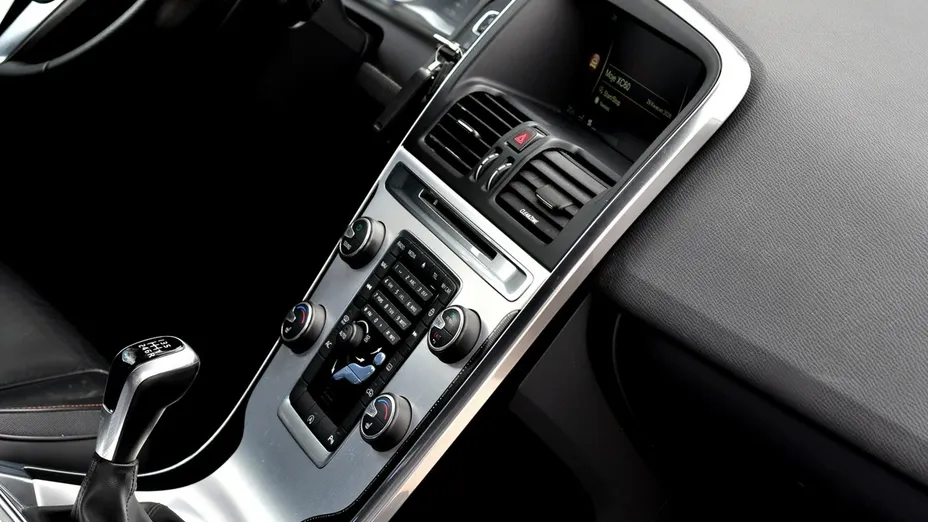 VOLVO XC60 -