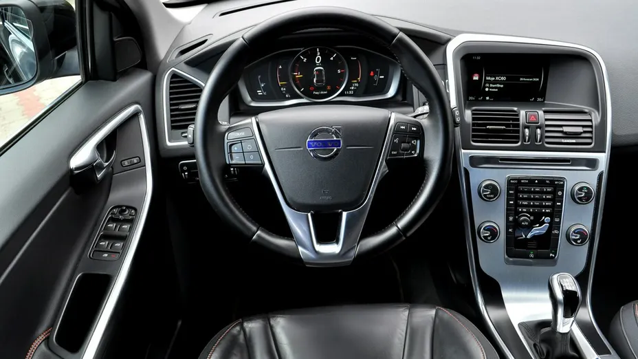 VOLVO XC60 -
