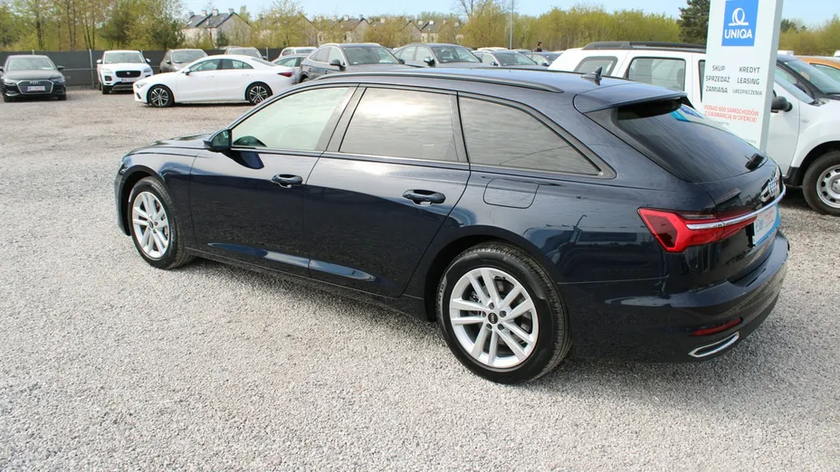 AUDI A6 -