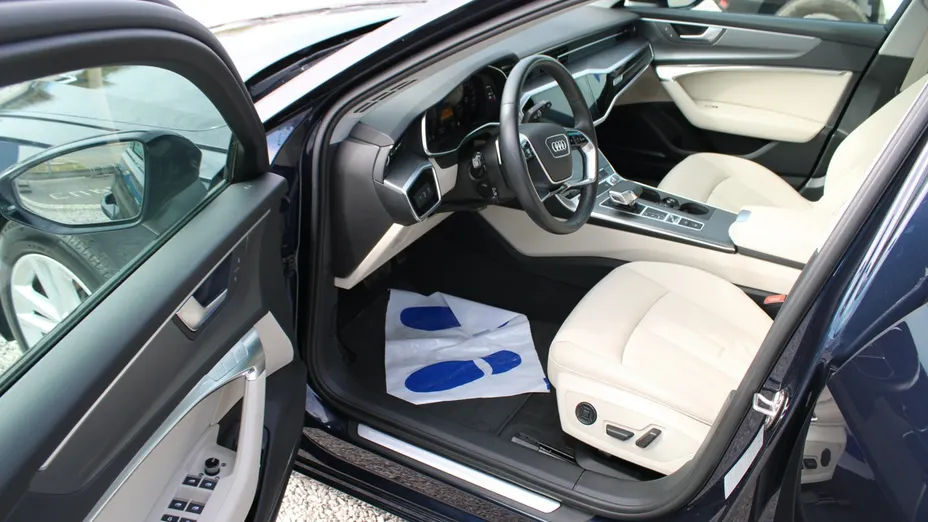 AUDI A6 -
