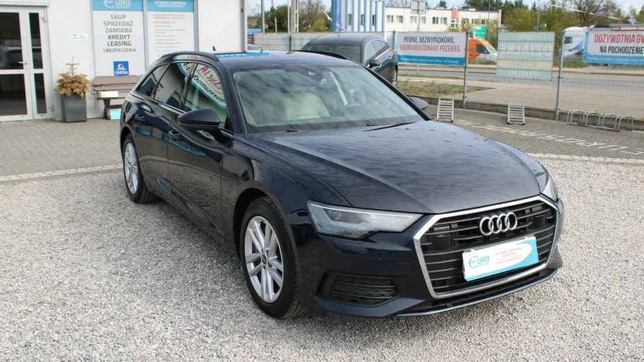 AUDI A6 -