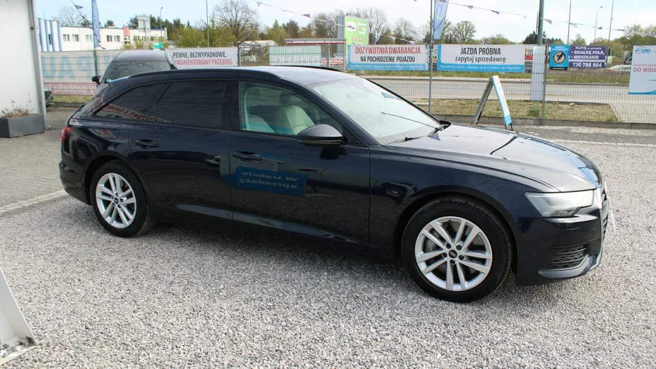 AUDI A6 -