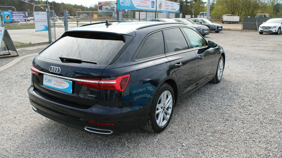 AUDI A6 -