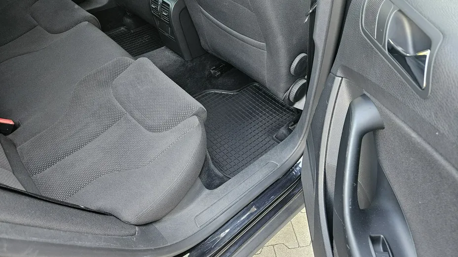 VOLKSWAGEN Passat -
