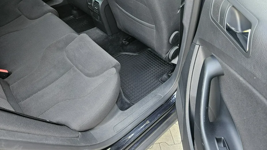 VOLKSWAGEN Passat -