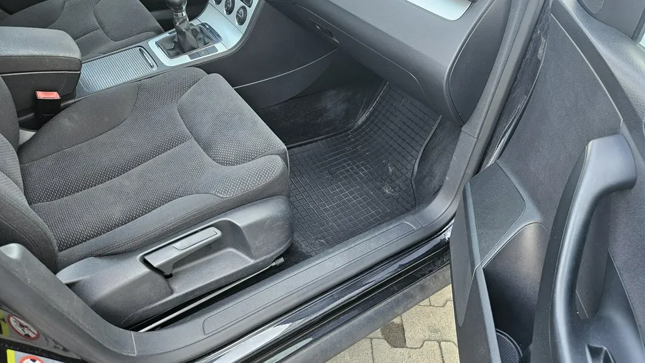 VOLKSWAGEN Passat -