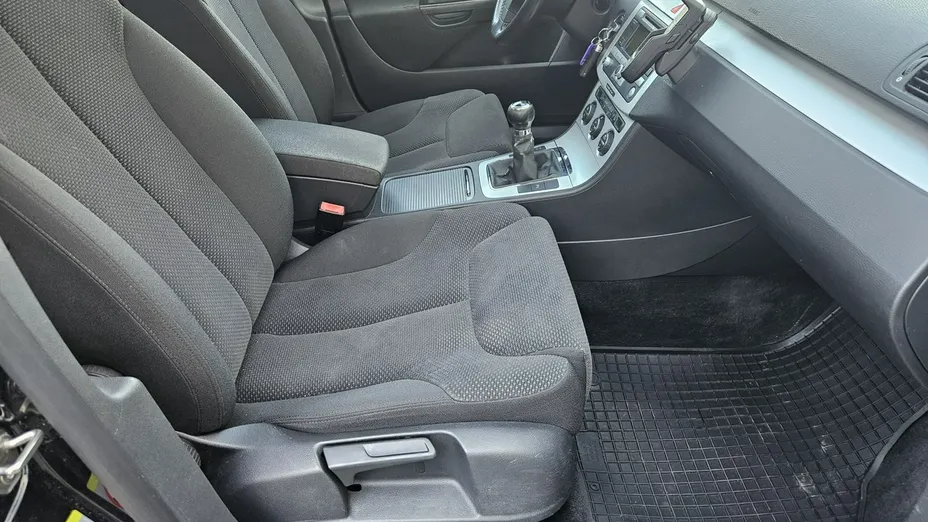 VOLKSWAGEN Passat -