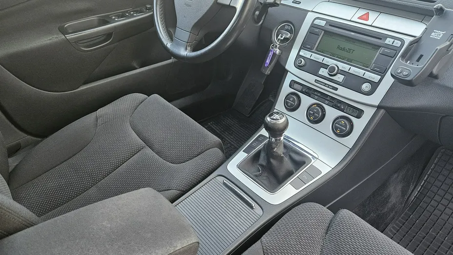 VOLKSWAGEN Passat -