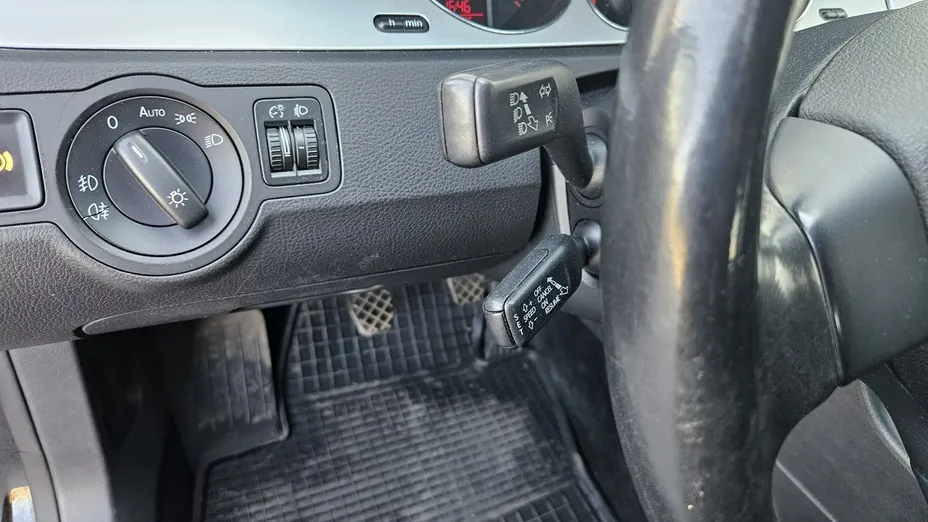 VOLKSWAGEN Passat -