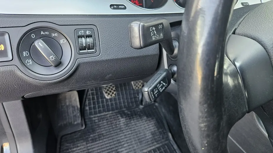 VOLKSWAGEN Passat -
