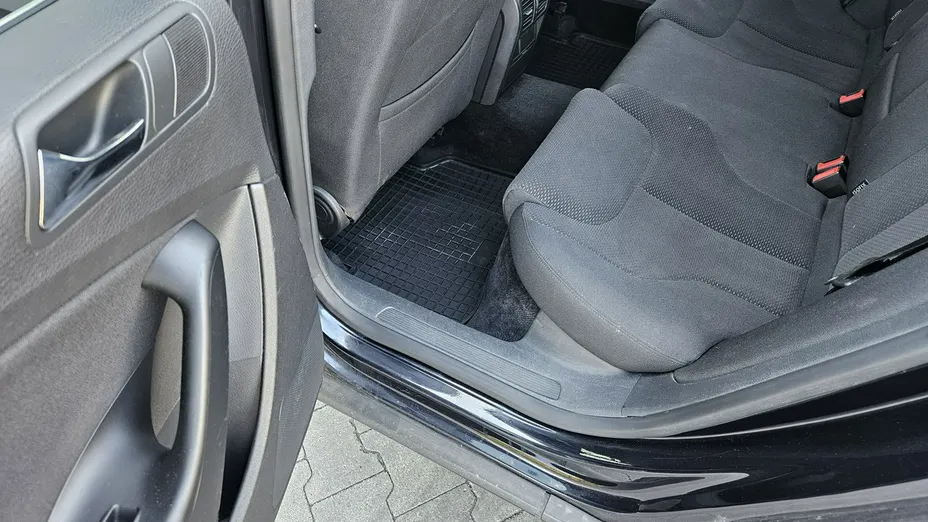 VOLKSWAGEN Passat -