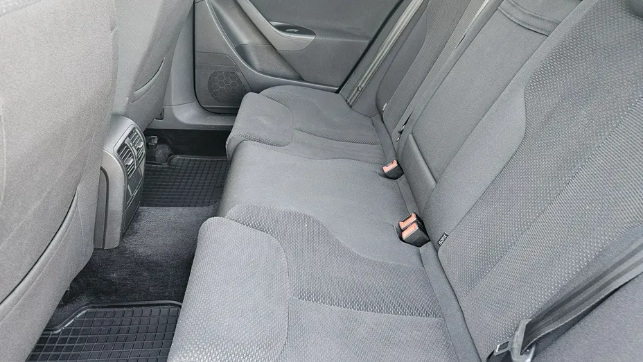 VOLKSWAGEN Passat -