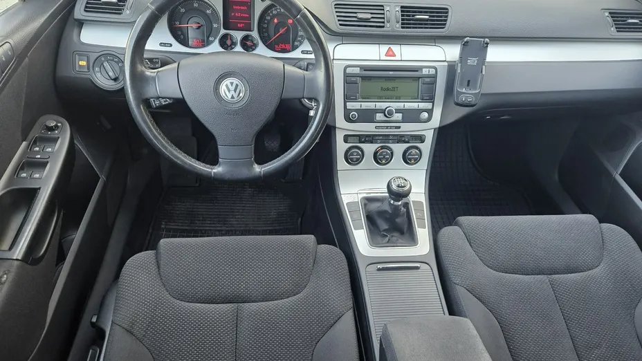 VOLKSWAGEN Passat -