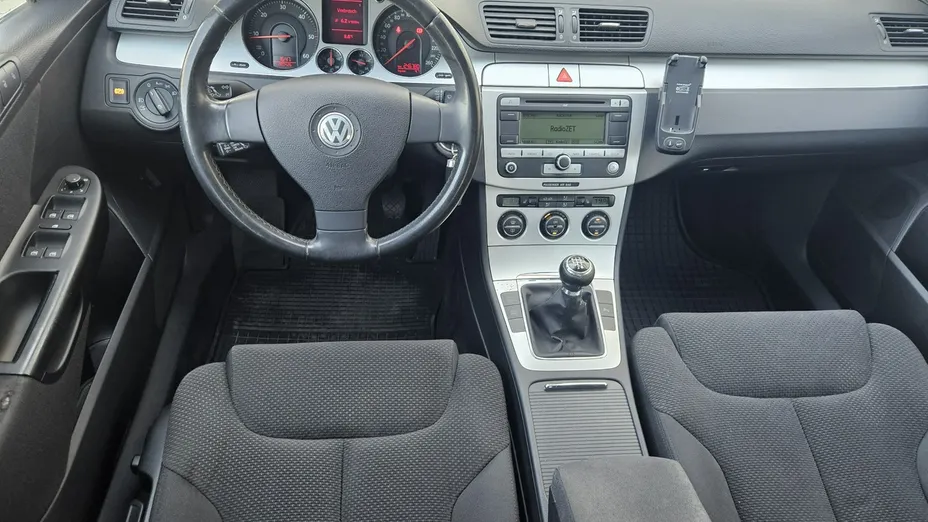 VOLKSWAGEN Passat -